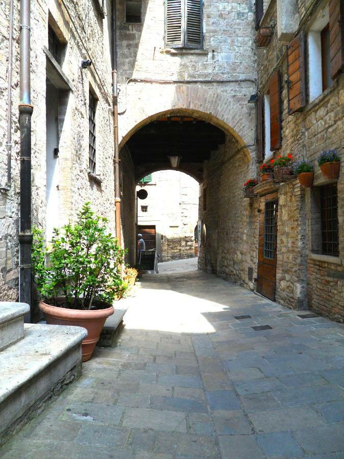 Affittacamere In Centro Губбио Экстерьер фото